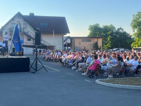 Glasbeni večer s Policijskim orkestrom in gostom Gregorjem Ravnikom